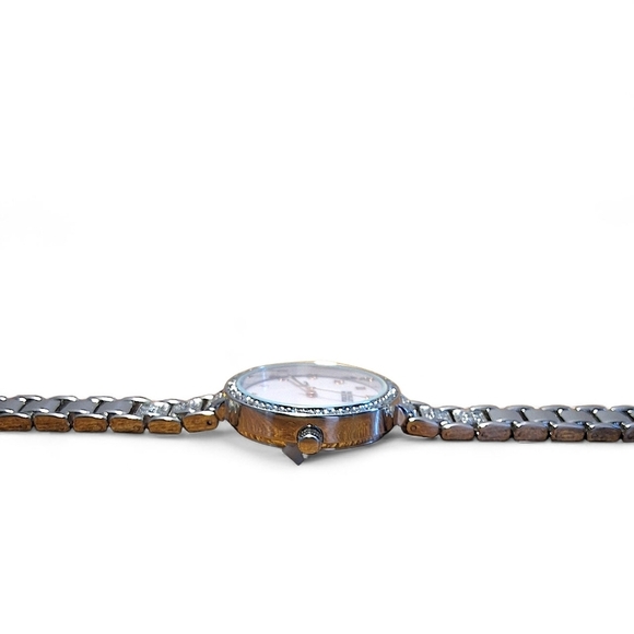 Badgley Mischka Women’s Crystal Stainless Steel Bracelet Watch NWOT main image 4